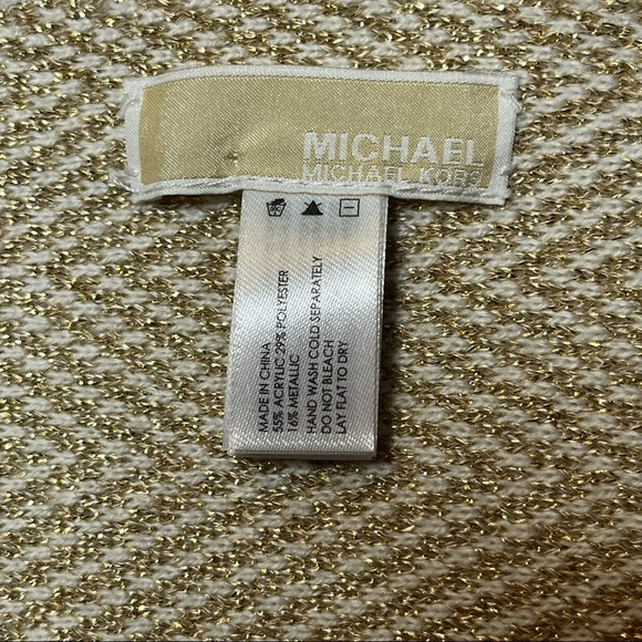 Michael Kors Scarf - Picture 5 of 6